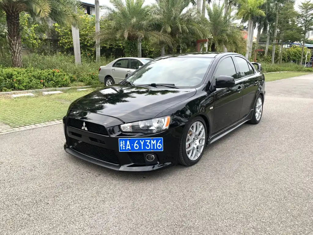 MITSUBISHI LANCER EX 2010