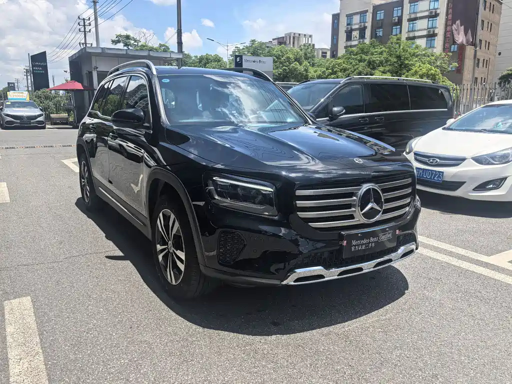 MERCEDES BENZ GLB 2024