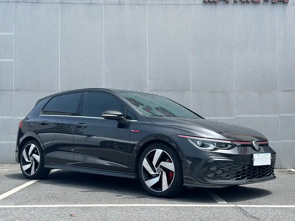 VOLKSWAGEN GOLF GTI 2021