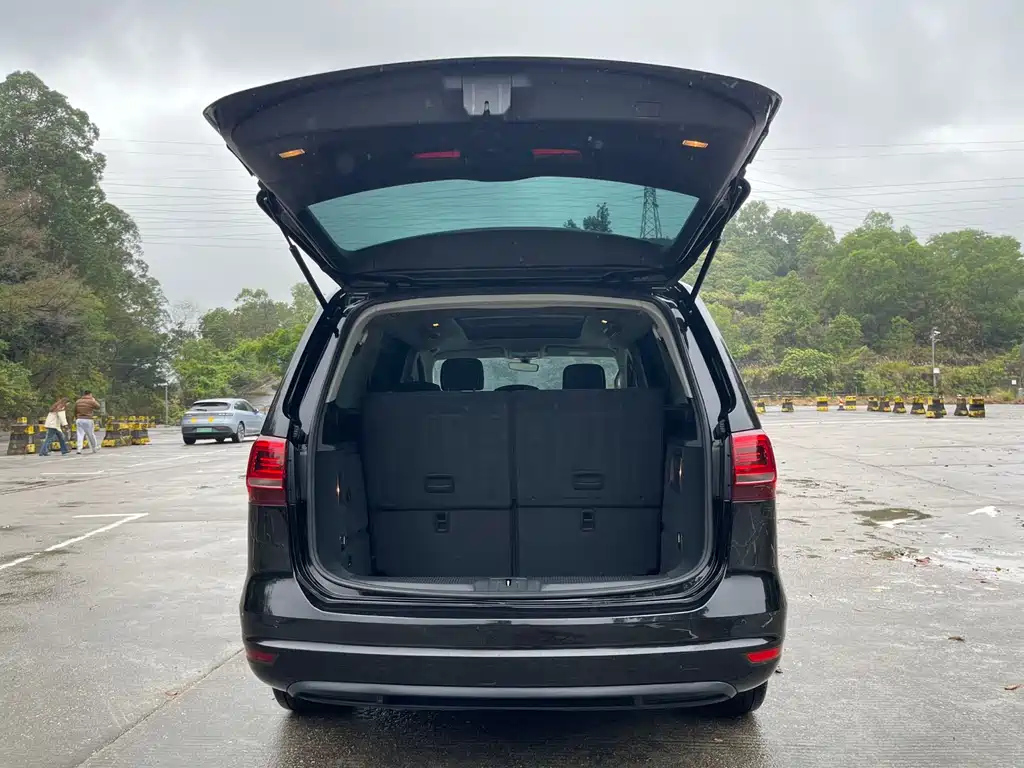 VOLKSWAGEN SHARAN 2016