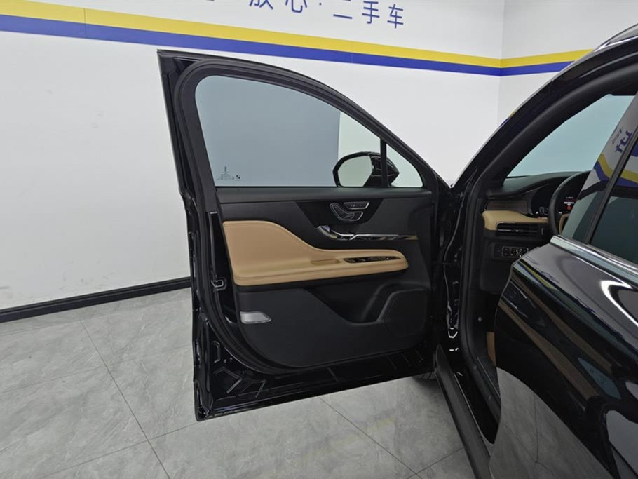 LINCOLN ADVENTURER 2022