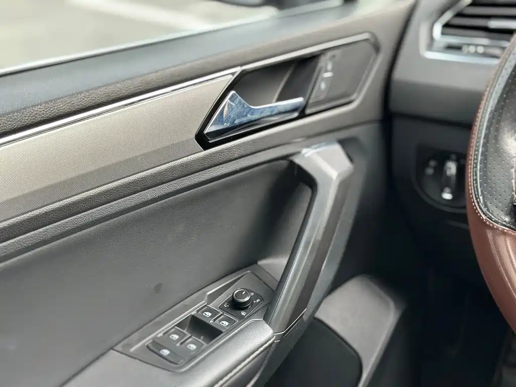 VOLKSWAGEN TIGUAN L 2017