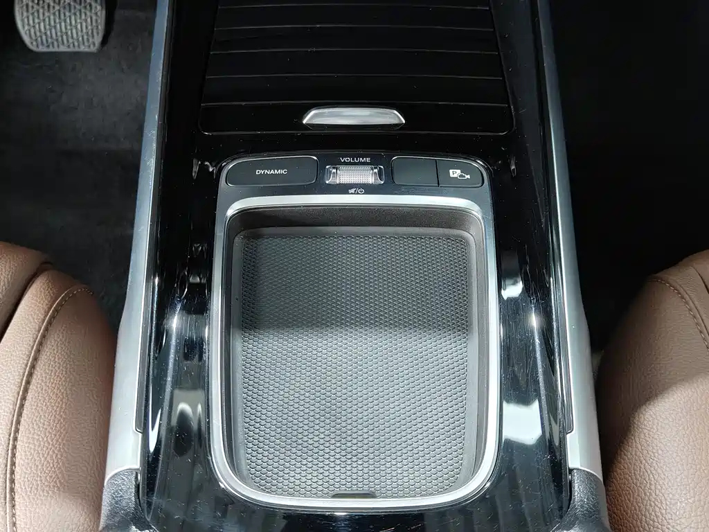MERCEDES BENZ GLB 2024