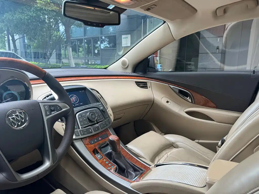BUICK LACROSSE 2012
