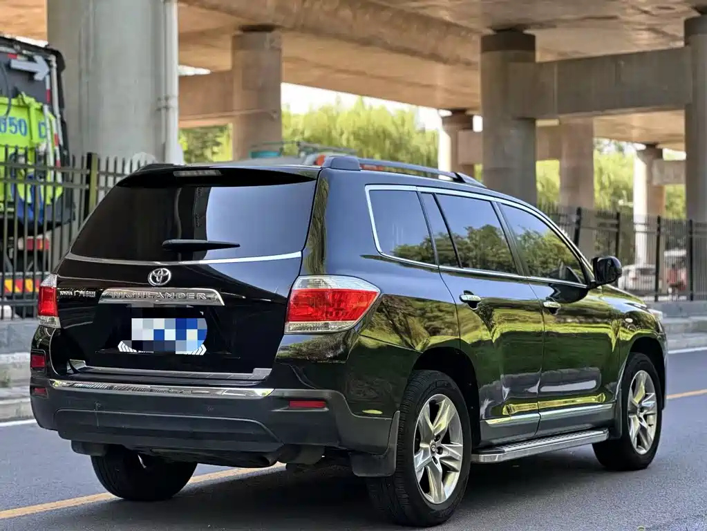 TOYOTA HIGHLANDER 2013