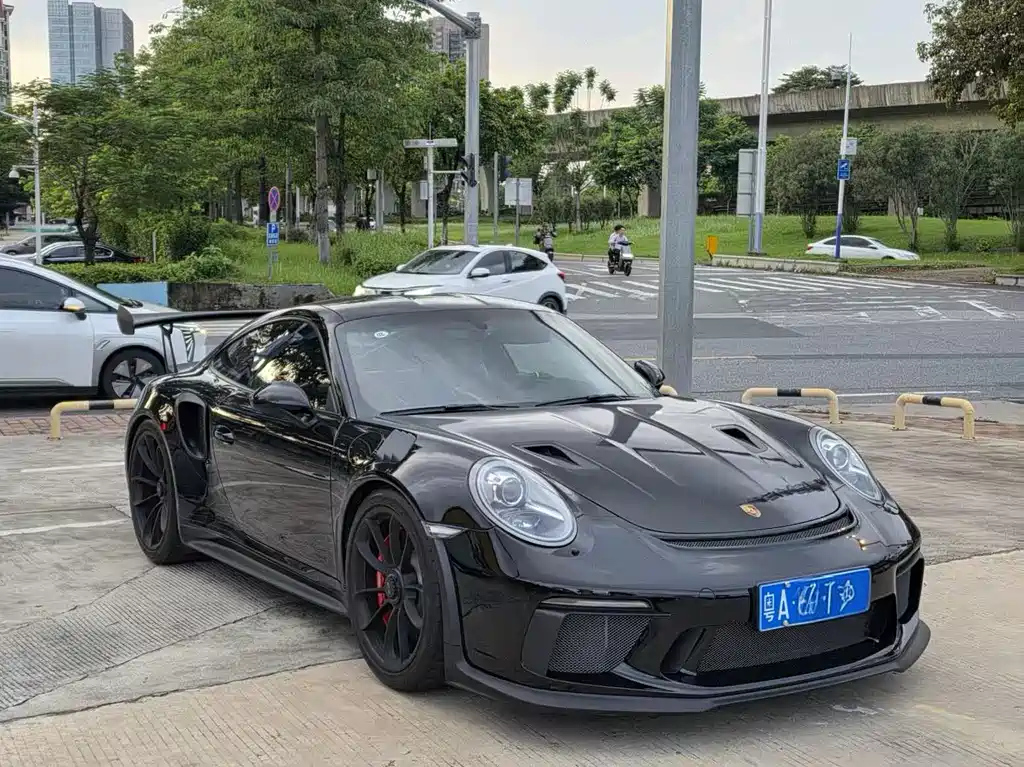 PORSCHE 911