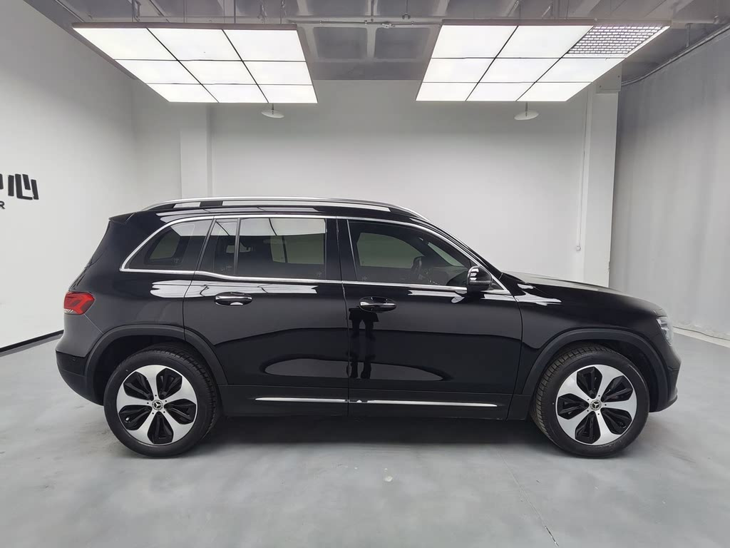 MERCEDES BENZ GLB 2022