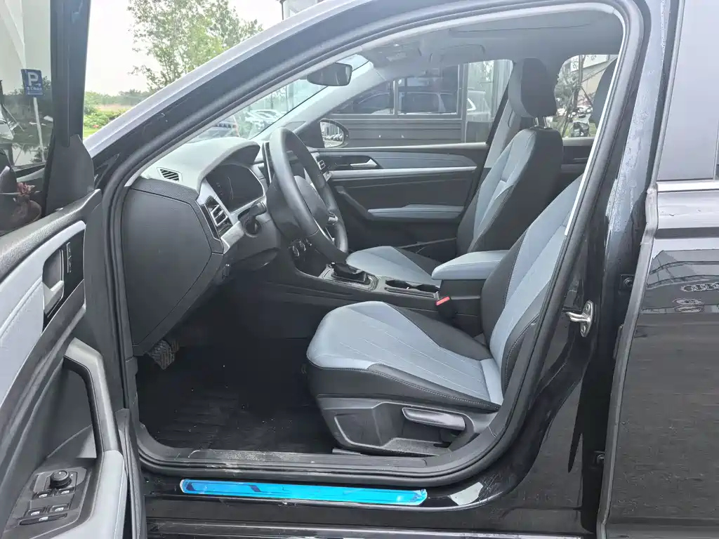 VOLKSWAGEN LAVIDA 2024