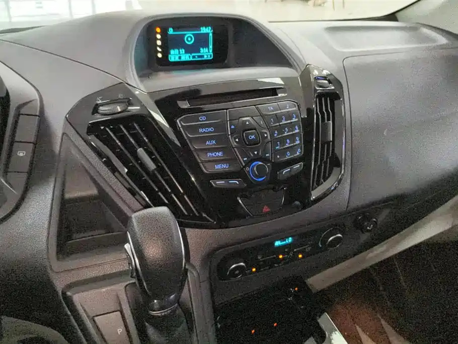 FORD TOUREO 2017