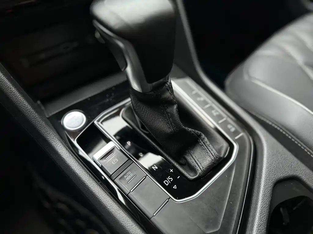 VOLKSWAGEN TIGUAN L 2022