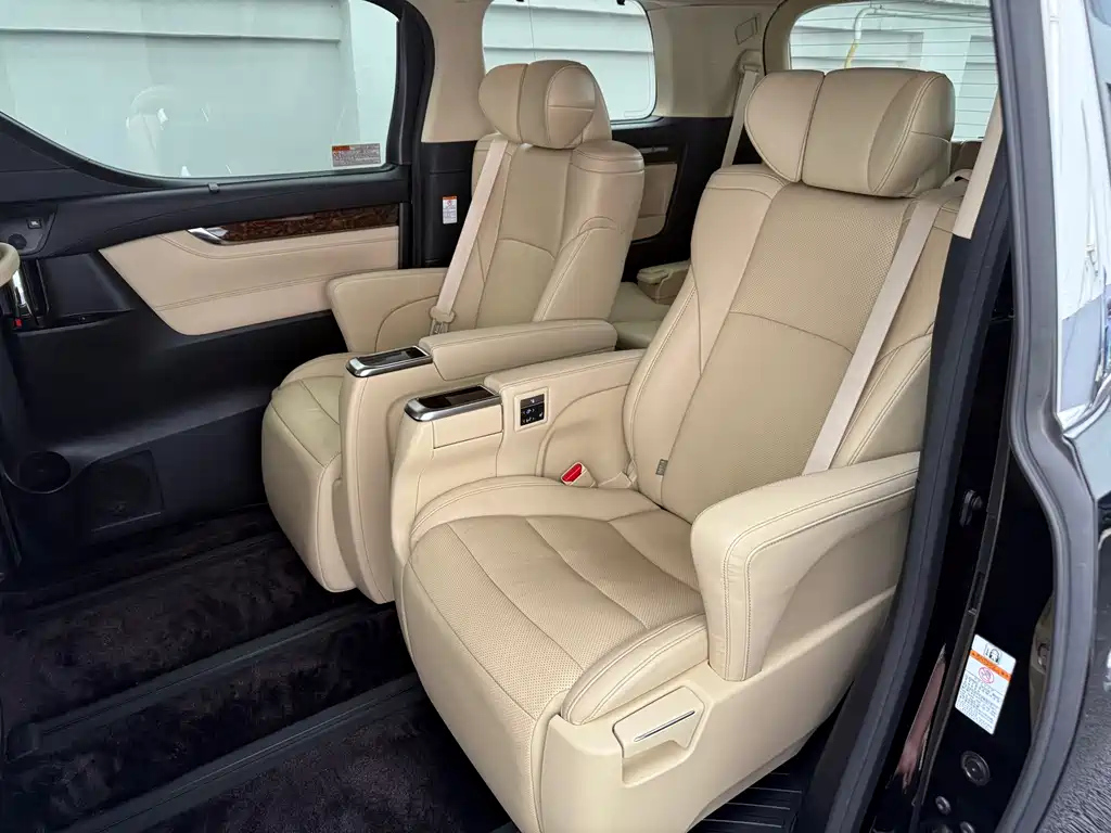 TOYOTA ALPHARD 2018