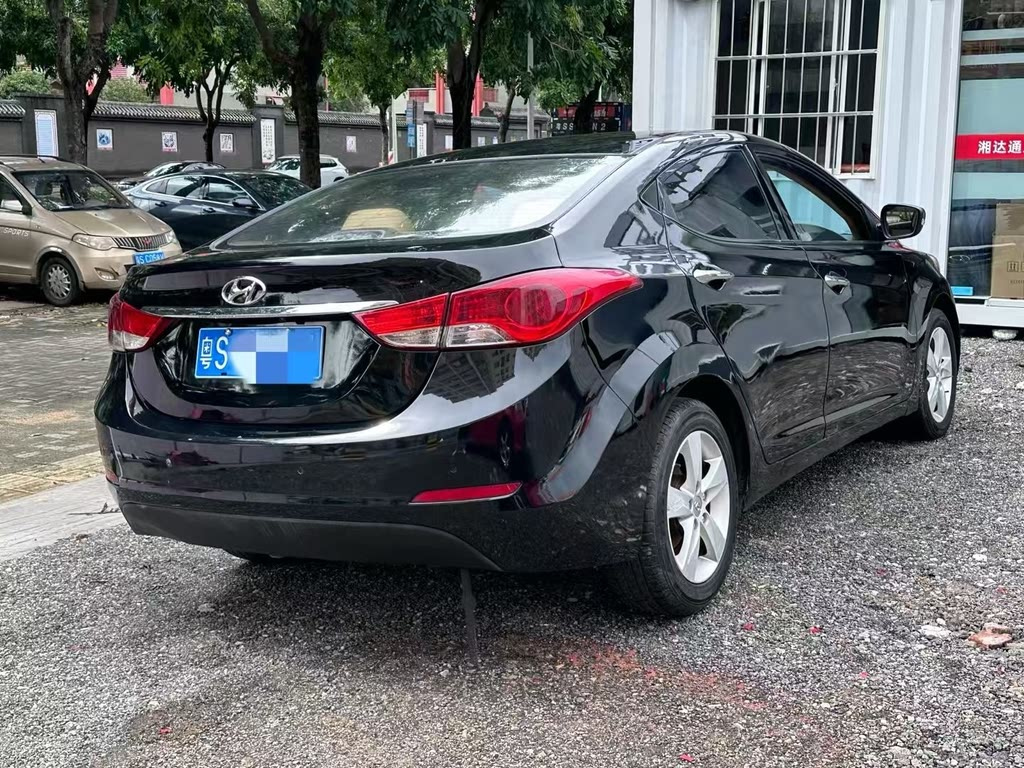 HYUNDAI ELANTRA 2012