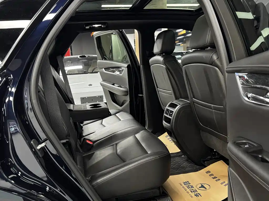 CADILLAC XT5 2021