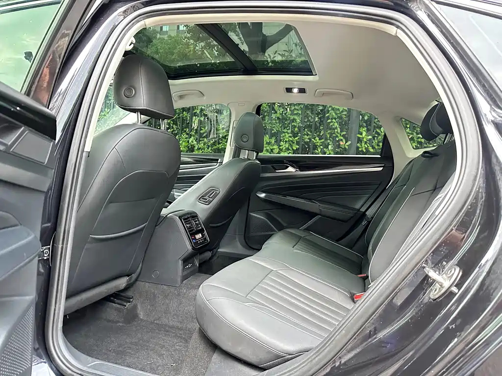 VOLKSWAGEN PASSAT 2021