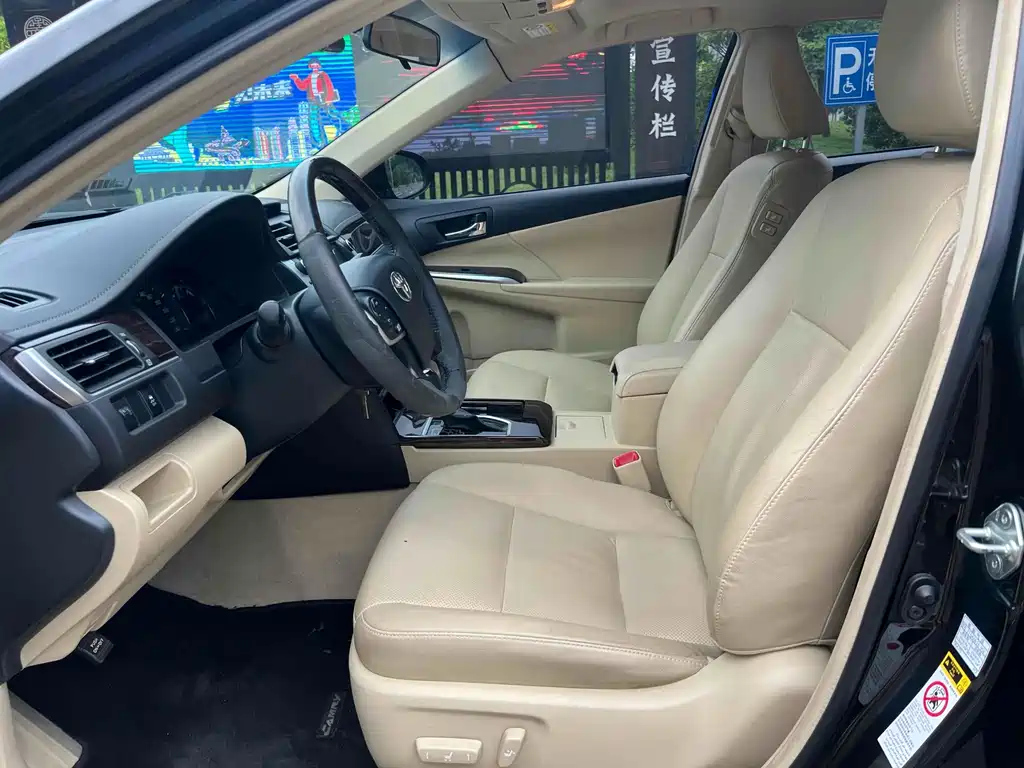 TOYOTA CAMRY 2016