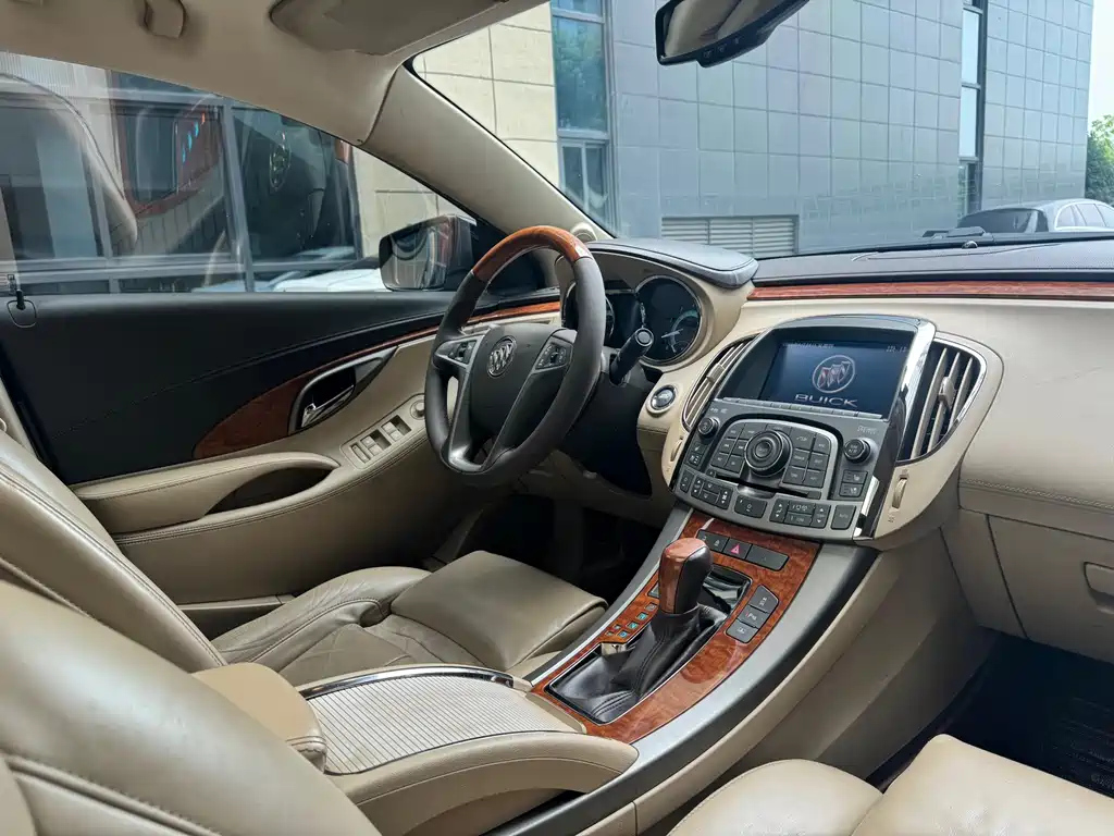BUICK LACROSSE 2012