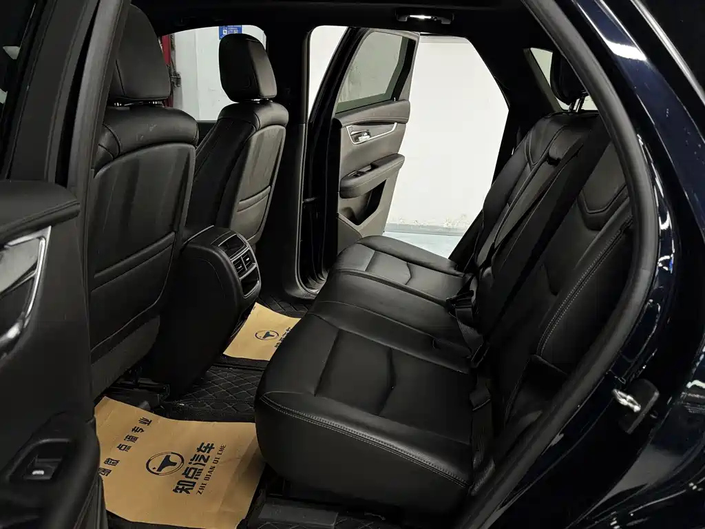 CADILLAC XT5 2021