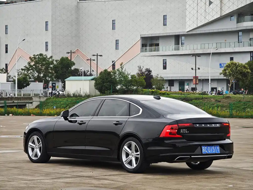 VOLVO S90 2018
