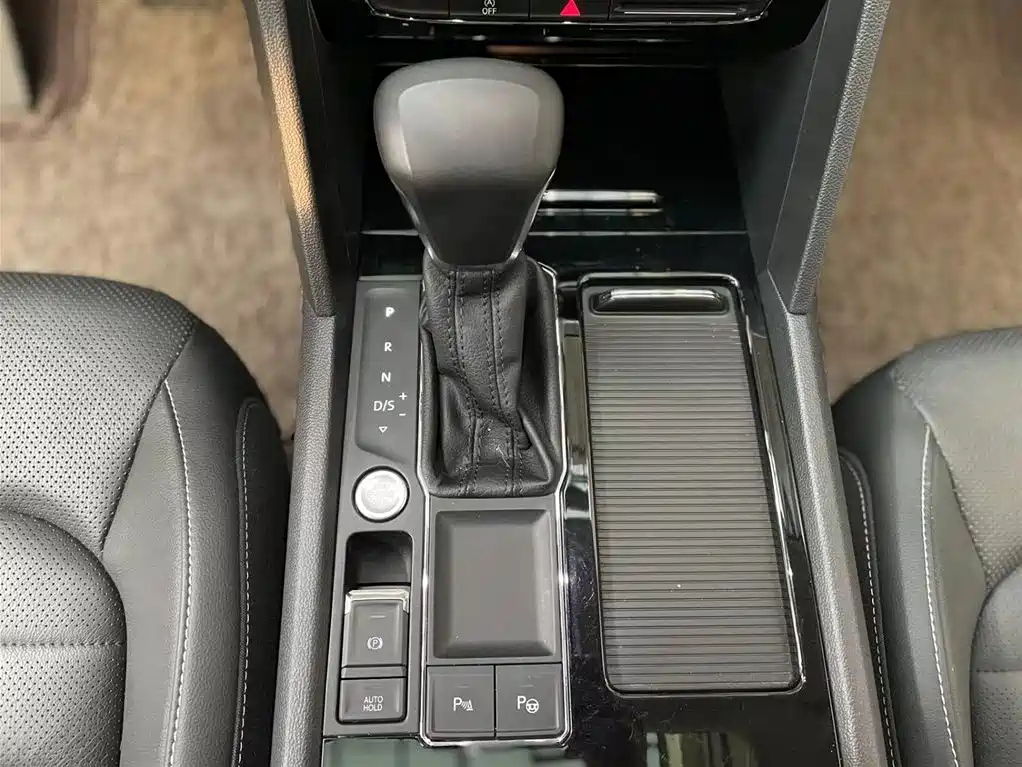 VOLKSWAGEN TOURAN 2021