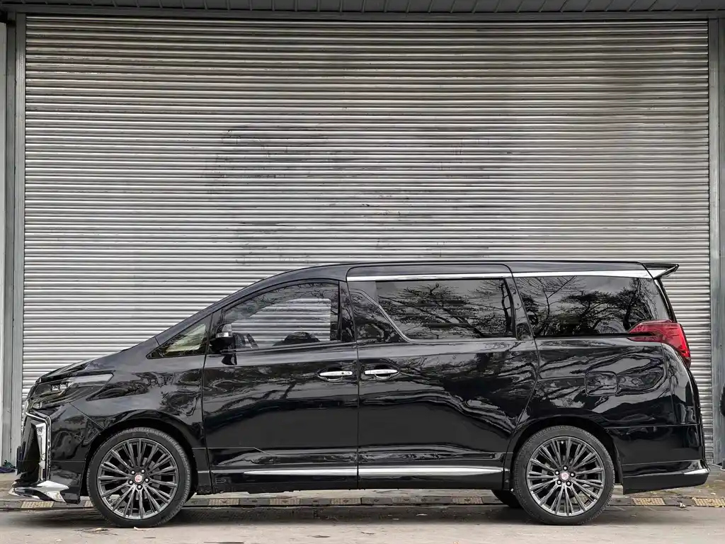 TOYOTA ALPHARD 2011