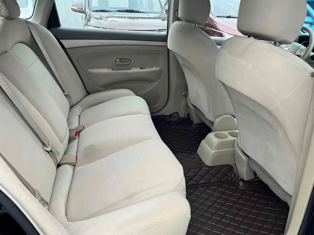 NISSAN SYLPHY 2015