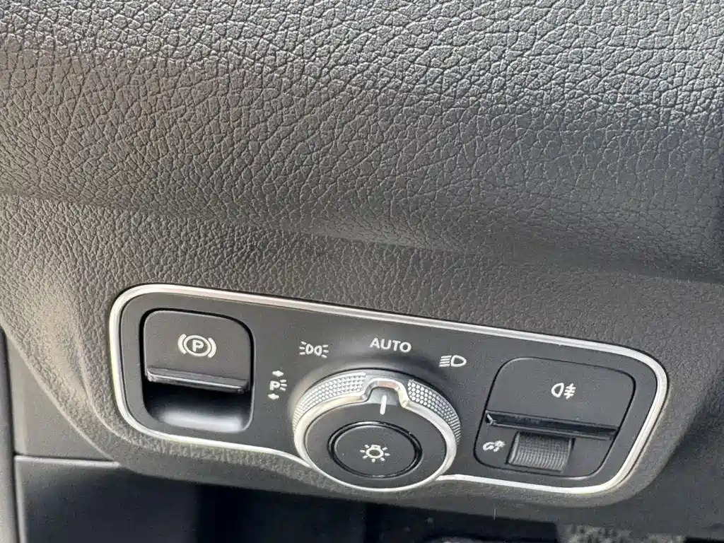 MERCEDES BENZ GLB 2021
