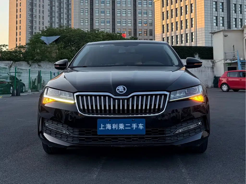 SKODA SUPERB 2019