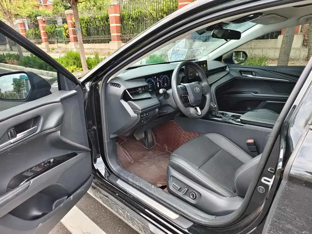 TOYOTA CAMRY 2024