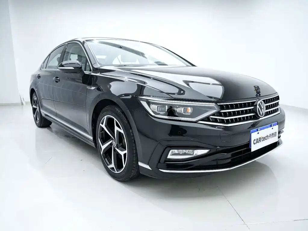 VOLKSWAGEN MAGOTAN 2023