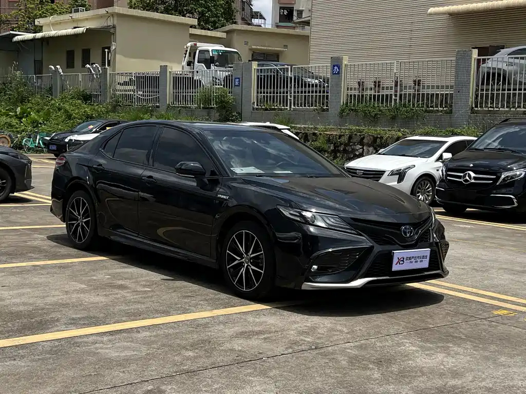 TOYOTA CAMRY 2021
