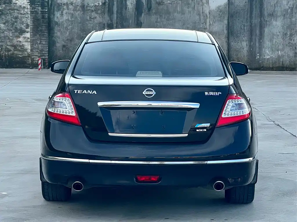 NISSAN TEANA 2011