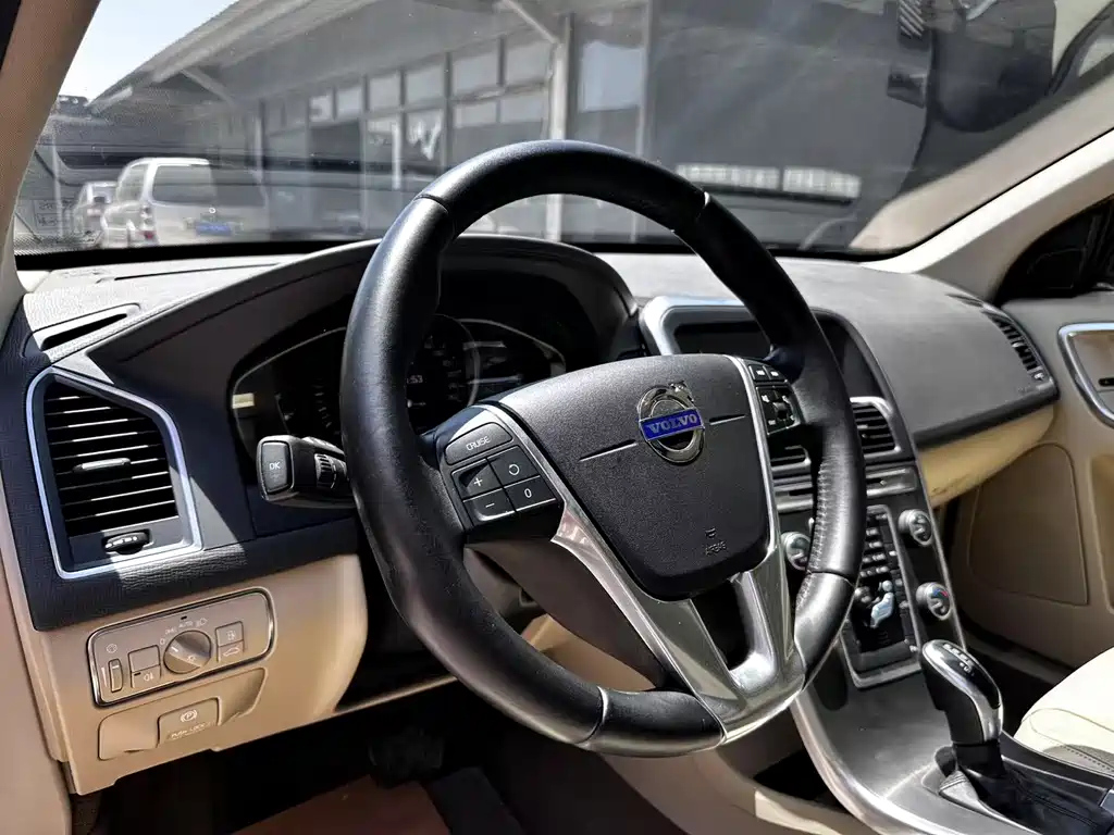 VOLVO XC60 IMPORT 2014