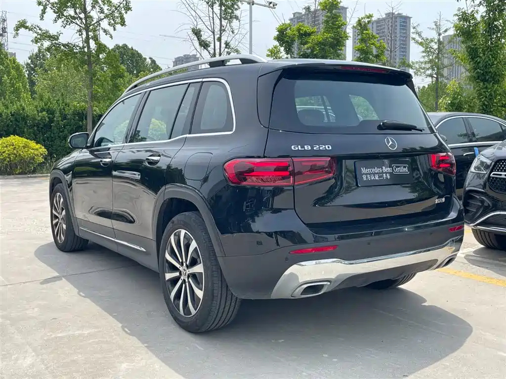 MERCEDES BENZ GLB 2024