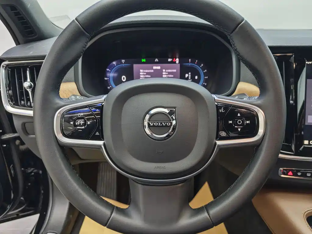 VOLVO S90 2024