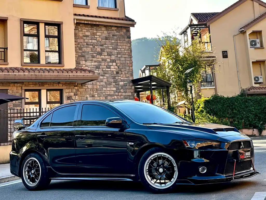 MITSUBISHI LANCER EX 2012