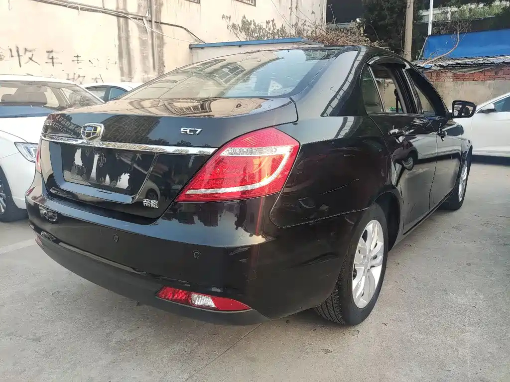 GEELY AUTO EMGRAND 2015