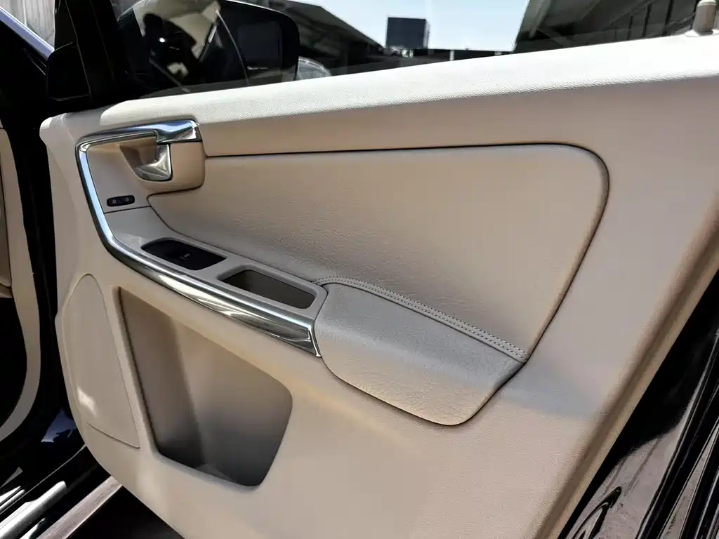 VOLVO XC60 IMPORT 2014