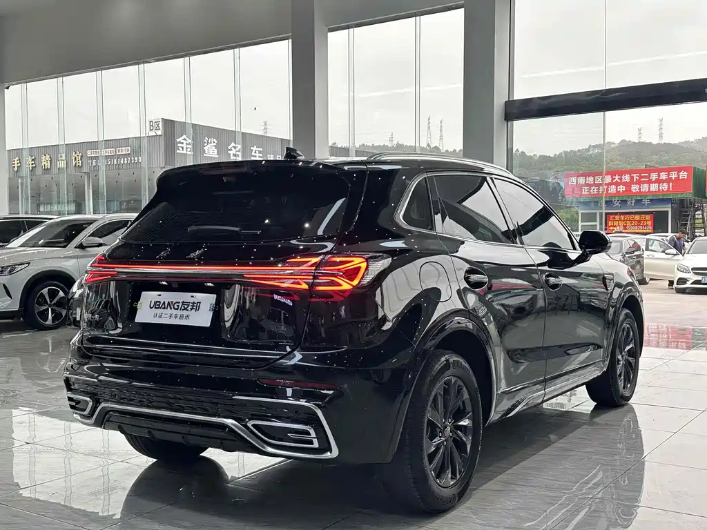 HONGQI HS5 2023