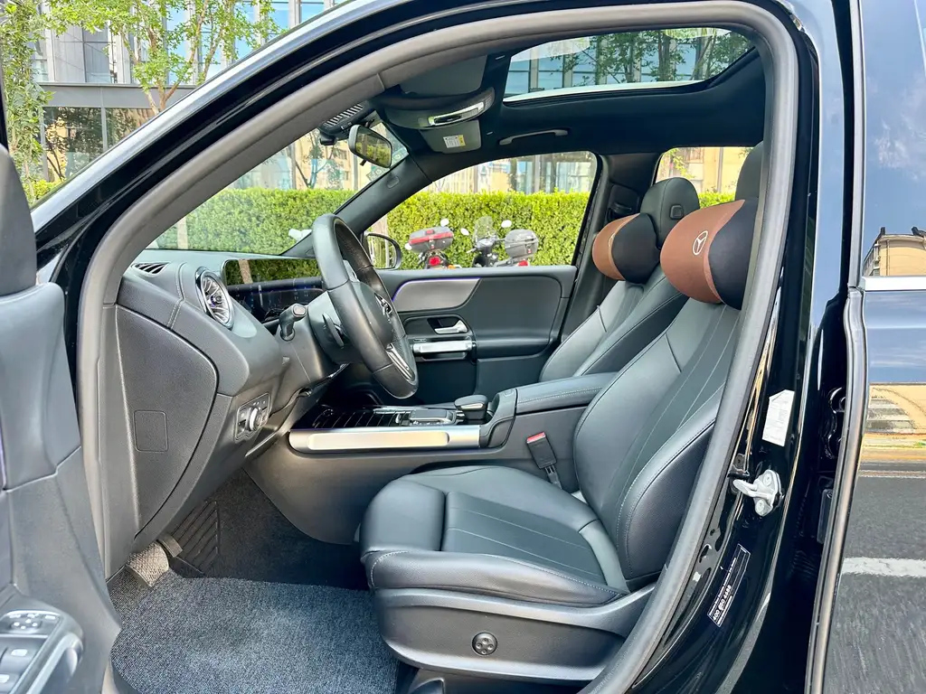 MERCEDES BENZ GLB 2021
