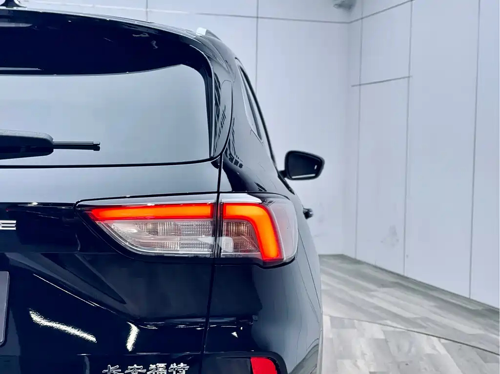 FORD ESCAPE 2020