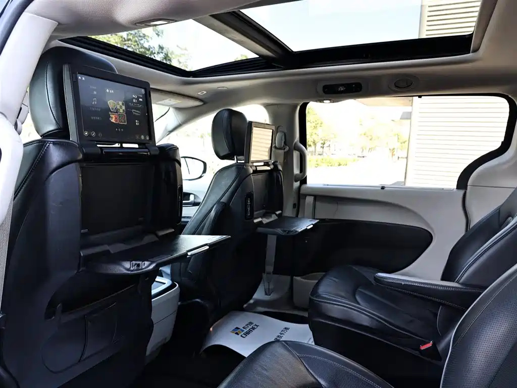 CHRYSLER OTHER 2018