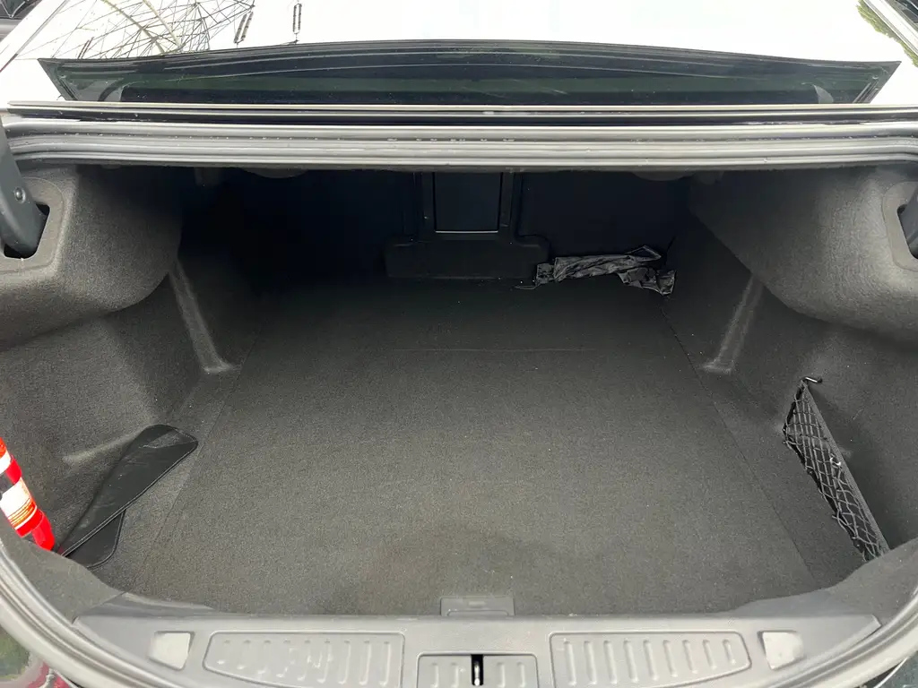 FORD TAURUS 2019