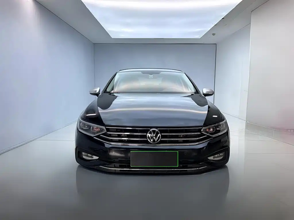 VOLKSWAGEN MAGOTAN 2020