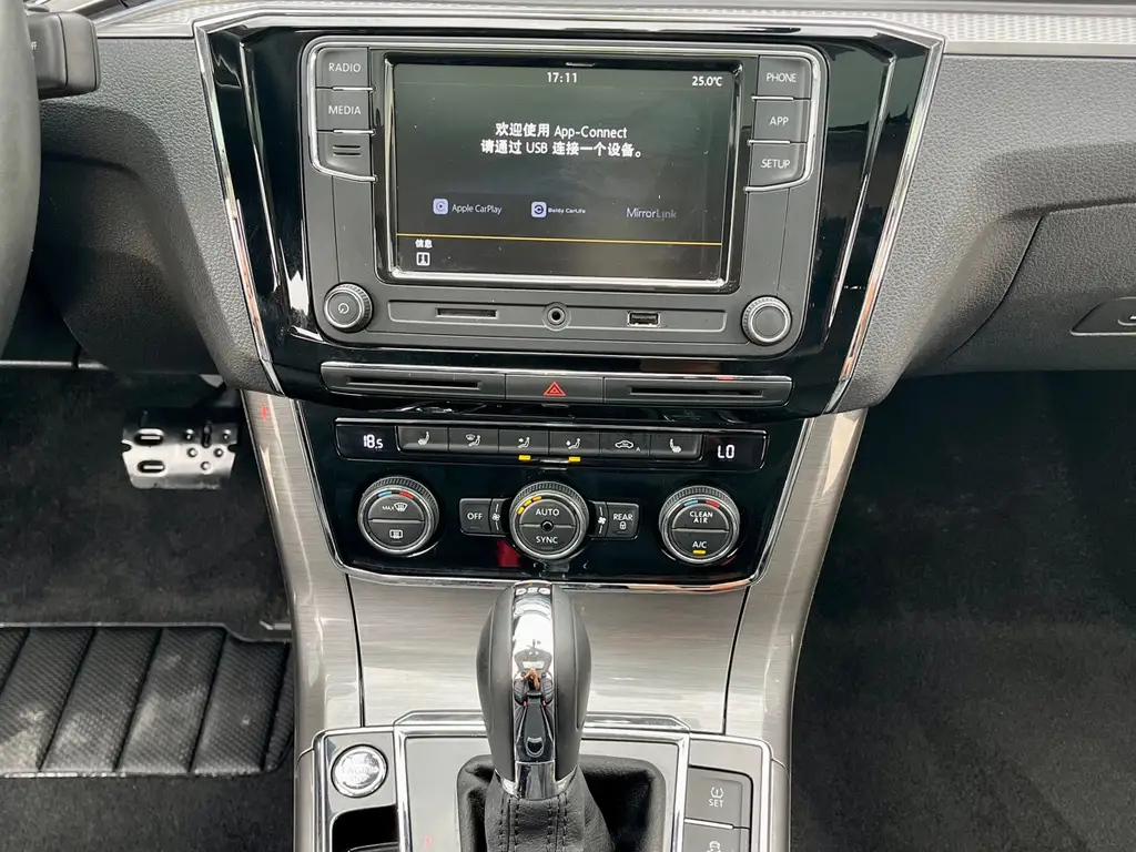 VOLKSWAGEN PASSAT 2017