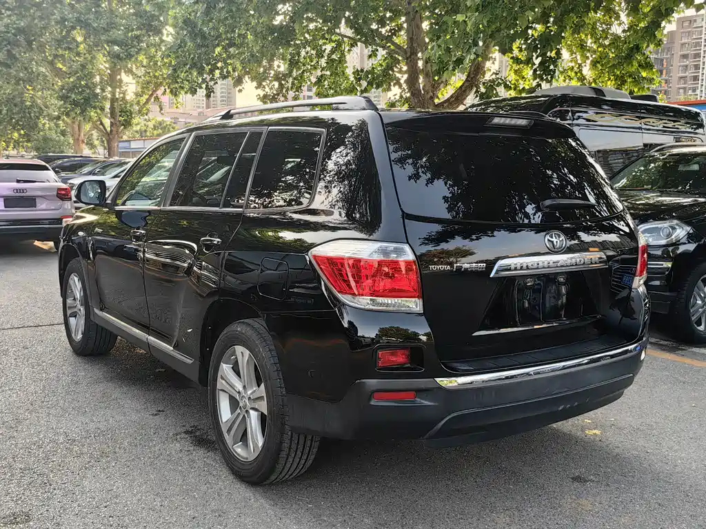 TOYOTA HIGHLANDER 2012