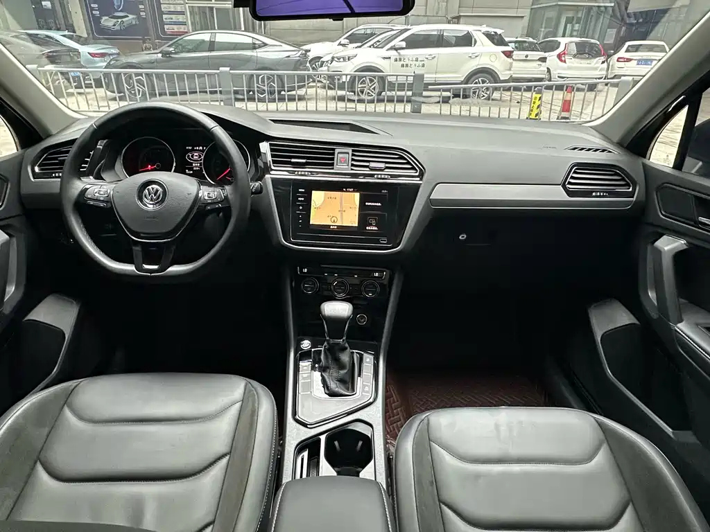 VOLKSWAGEN TIGUAN L 2020
