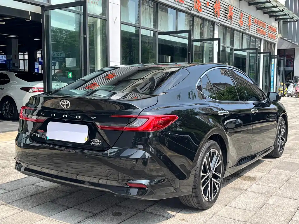 TOYOTA CAMRY 2024