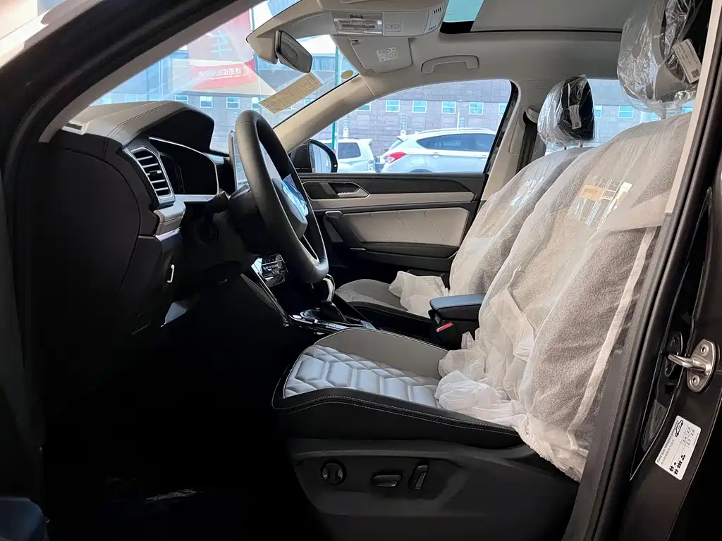 VOLKSWAGEN TAYRON 2023