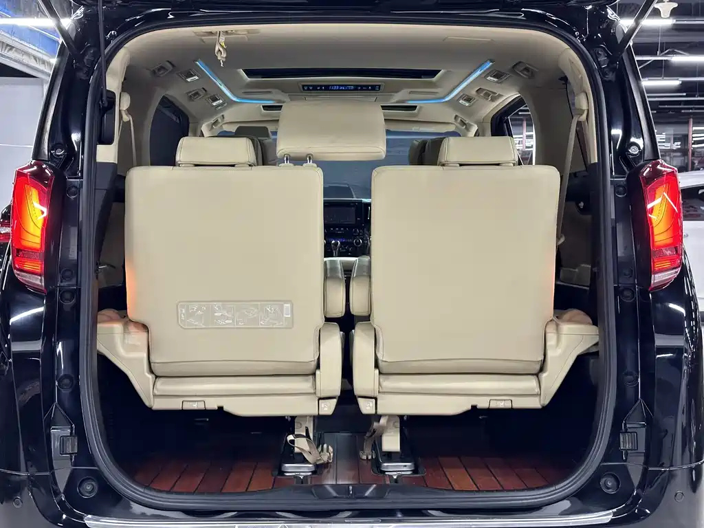 TOYOTA ALPHARD 2018