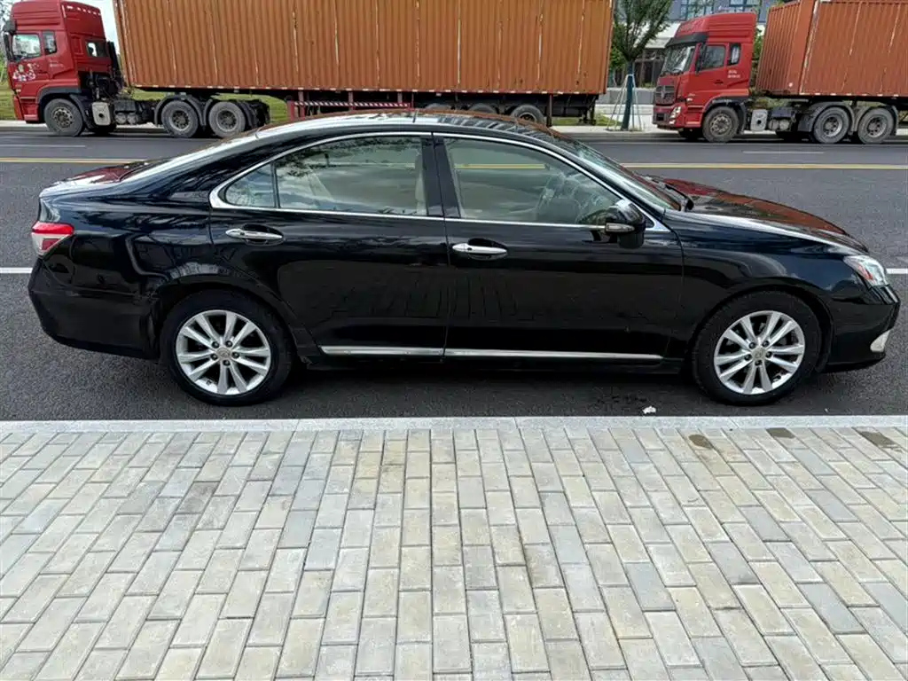 LEXUS ES 2012